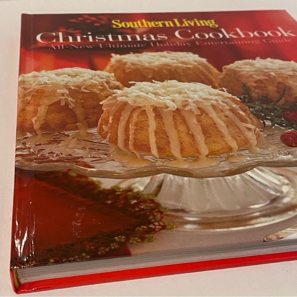 Southern Living Christmas Cookbook 2008 – Holiday Recipes & Entertaining - Picture 2 of 5
